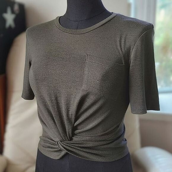 Wilfred Free green Subah T-shirt front-knot short sleeve crop tee - Picture 6 of 14